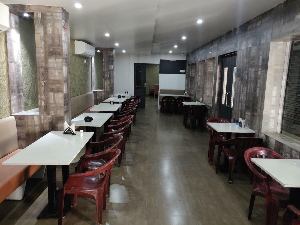 Hotel Jagat Силигури Экстерьер фото